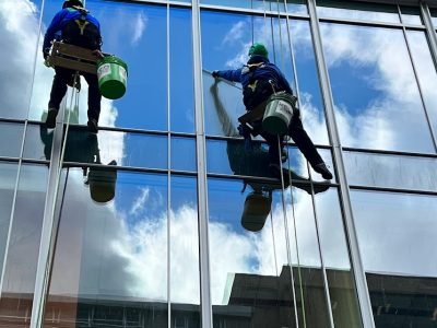 Commercial window cleaning